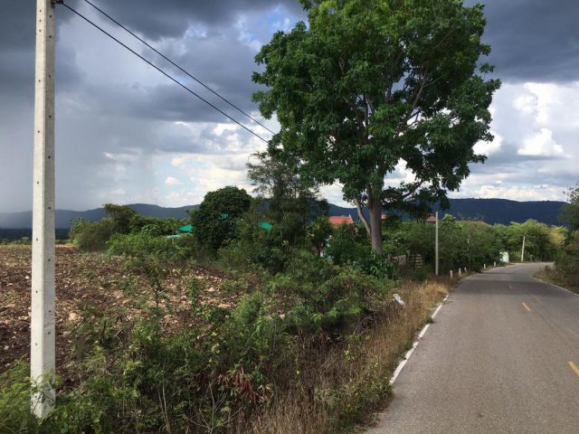 ขายที่ดิน  7 ไร่ วิวภูเขายายเที่ยงสวย เหมาะทำบ้านสวนเกษตร ใกล้โรงเรียนสอยดาว ที่ราชพัสดุ ขายไร่ละ 350,000 บาท