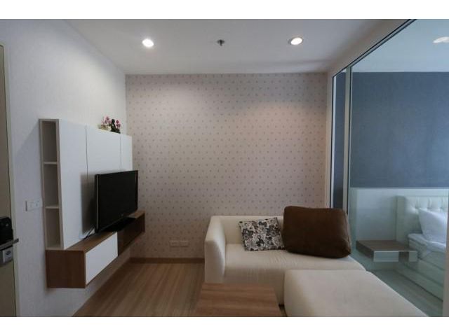 รหัสทรัพย์ B2129 ให้เช่า โฮเทล เซอร์วิส คอนโด ห้องไม่ร้อนทั้ง เช้า บ่าย เป็นส่วนตัว