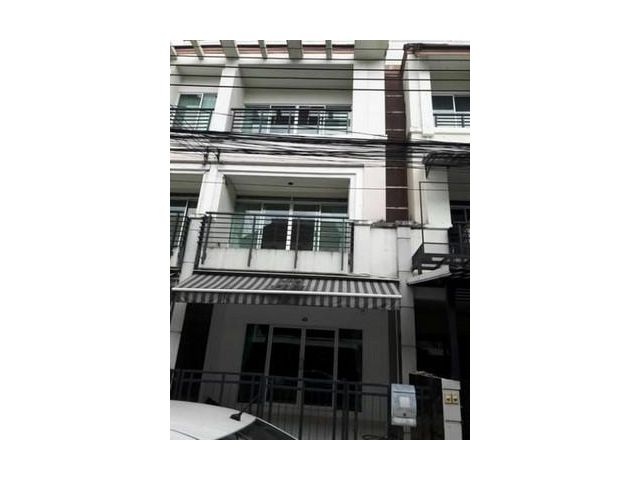 ทาวน์โฮม 3 ชั้น บ้านกลางเมือง ลาดพร้าว-โชคชัย 4