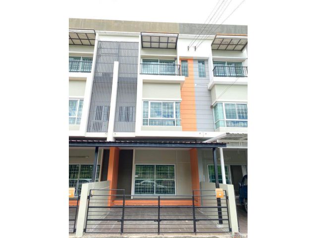 ให้เช่าทาวน์โฮม 3ชั้น 3นอน นลิน อเวนิว รามคำแหง138