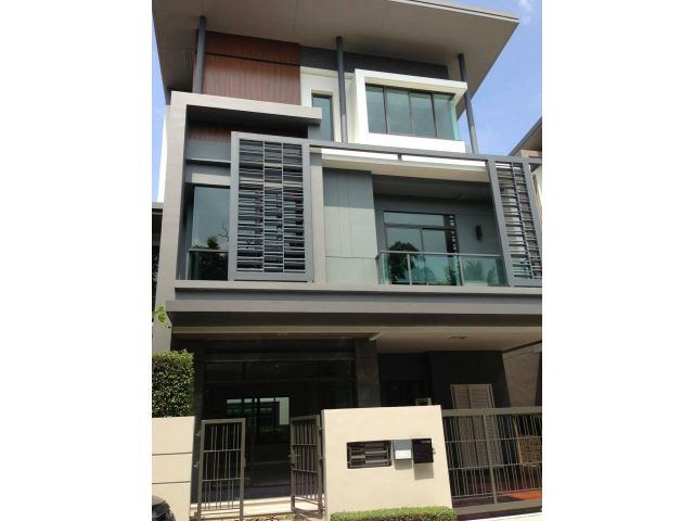 ให้เช่า บ้านเดี่ยว 3 ชั้น นาราสิริ ไฮด์อเวย์  Narasiri Hideaway  เฟอร์นิเจอร์ครบ