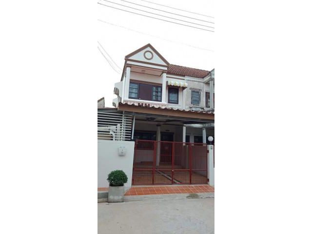 รหัสทรัพย์ B2147 ทาวน์เฮาส์ 2 ชั้น ให้เช่า หมู่บ้านธารารินทร์ ปทุมธานี (หลังมุม)