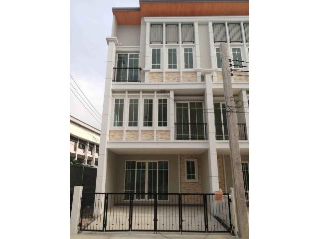 รหัสทรัพย์ 4501 ให้เช่า ทาวน์​โฮม​ โกลเด้น ซิตี้ แจ้งวัฒนะ-เมืองทอง หลังใหม่​ หลังมุม