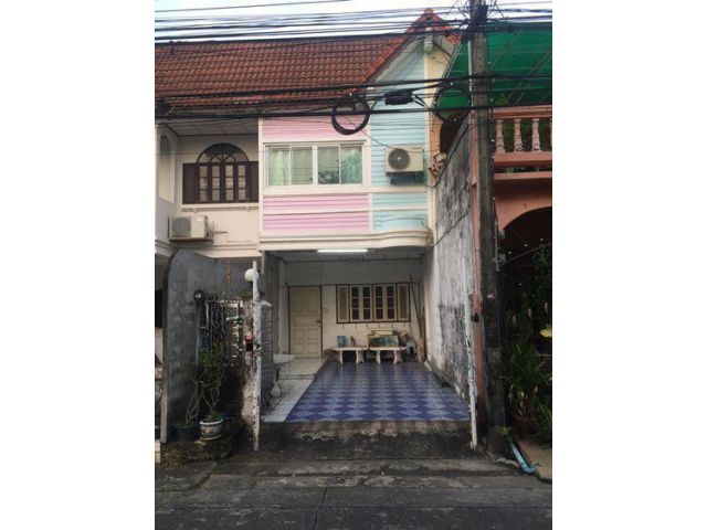 PP668ขายทาวน์เฮ้าส์ 2ชั้น 18ตรว ถนนเมน หมู่บ้านเสนา88 ถนนนวลจันทร์ ใกล้ทางด่วน เดินทางสะดวกมาก