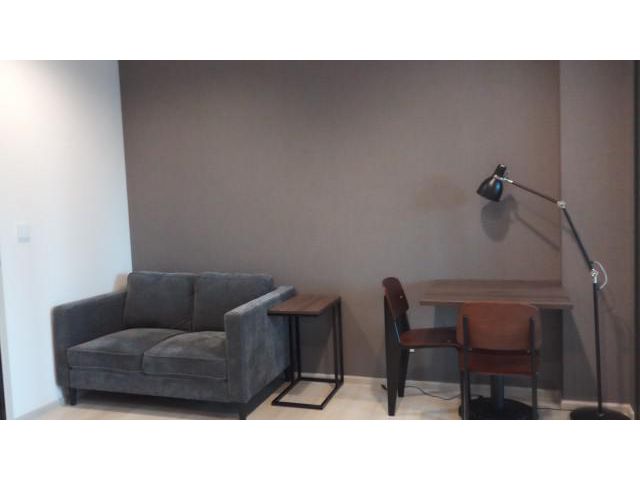 FOR RENT/BTS Ploenchit//	Life One Wireless|RPLJ-2573		1	bed(s)/	1	bath(s)