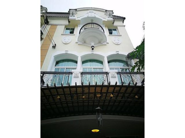 ให้เช่าเดอะ เมทโทร พระราม9 มอเตอร์เวย์ หลังมุม