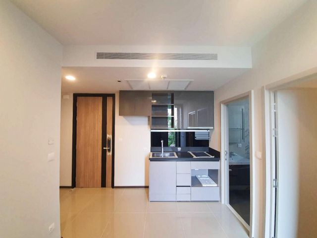 Oka Haus Sukhumvit 36 for sale 2 bedrooms 1 bathroom 41.2 sqm. selling at 5.75 mil baht