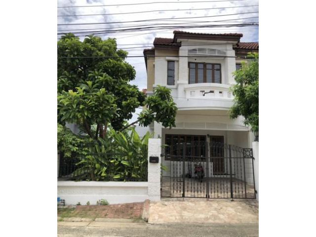 รหัสทรัพย์ B2190 ให้เช่า Town Home 2 ชั้น หมู่บ้านบุศรินทร์ บางบัวทอง เฟอร์และเครื่องใช้ไฟฟ้าครบ