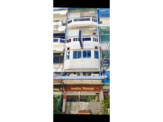 รหัสทรัพย์ 4572 อาคารพาณิชย์ 6 ชั้น ใจกลางอโศก ย่านสุขุมวิท  เดิน 30 ก้าวถึง BTS Asoke