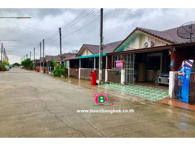 ทาวน์เฮาส์ 1 ชั้น หลังมุม โครงการ บ้านกลางเมือง พีพี 8 เนื้อที่ 24 ตรว. ถนนสุพรรณบุรี-ป่าโมก (33) เมืองสุพรรณบุรี