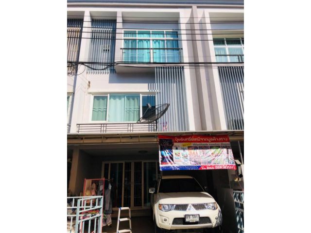 ขายทาวน์โฮม 3 ชั้นหมู่บ้าน the exclusive พัฒนาการ สวนหลวง