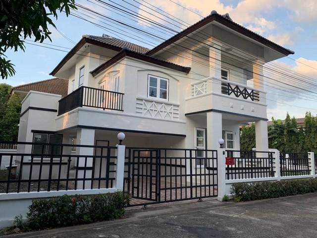 ขายบ้านเดี่ยว 2ชั้น หลังมุม หมู่บ้าน ลลิล วัชรพล สุขาภิบาล 5 บ้านสวยพร้อมอยู่ ใกล์ทางด่วนฉลองรัช