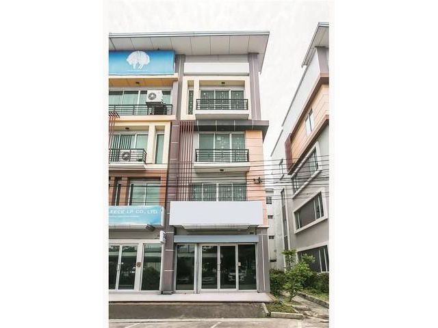 ให้เช่าโฮมออฟฟิศ 4 ชั้นหลังริม RK BIZ มอเตอร์เวย์