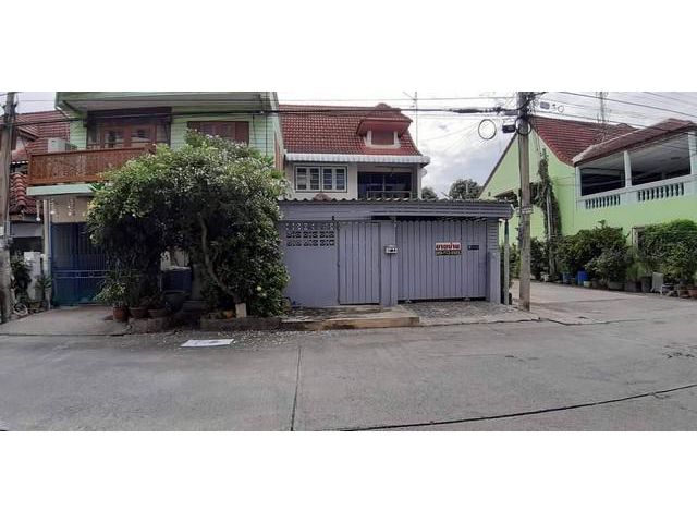 ขายทาวน์เฮ้าส์ 2 ชั้น บ้านพร้อมอยู่ ภายในสภาพใหม่