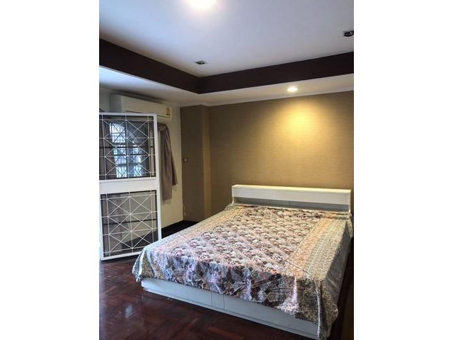 ให้เช่าทาวน์โฮม 3 ชั้น 5นอน พร้อมเฟอร์ ลาดพร้าว80