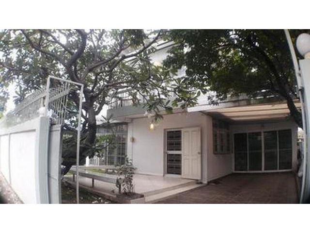ขายบ้านเดี่ยว2ชั้น พื้นที่75ตรว. ซ.ลาดพร้าว109 หลังบ้านไม่ติดกับใคร ใกล้กับรถไฟฟ้าสายสีเหลือง ภายในบ้านร่มรื่นน่าอยู่มาก