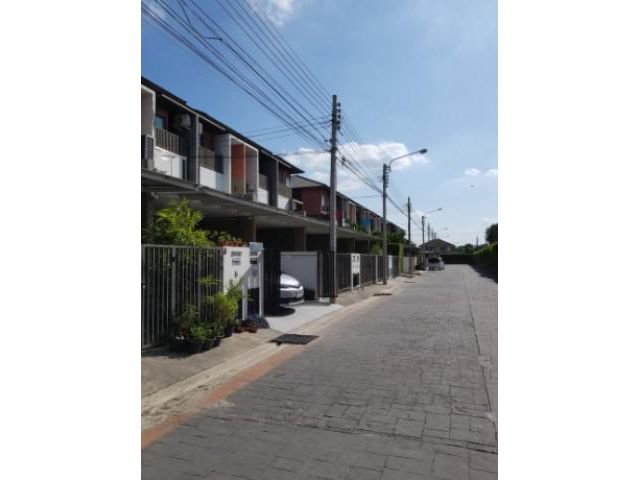 รหัสทรัพย์ B2288 ทาวน์เฮ้าส์ 3 ชั้น ดอนเมือง กรุงเทพฯ