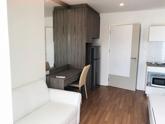 รหัสทรัพย์ 4759 ให้เช่า Lumpini Place บางนา ก.ม.3 (ห้องสวย เฟอร์ครบ)