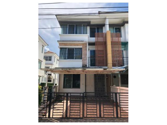 ขายทาวน์เฮาส์ 3 ชั้น หลังมุม ทาว์นพลัส (เพชรเกษม บางแค)