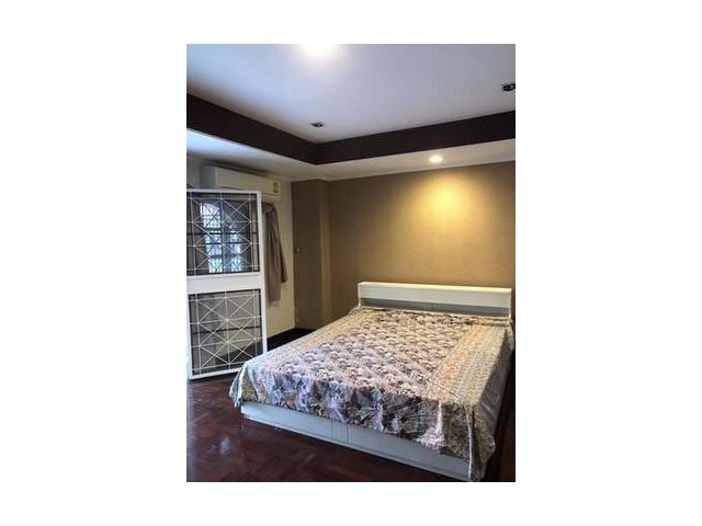 ทาวน์โฮม 3 ชั้น หมู่บ้านรุ่งเรือง ลาดพร้าว 80