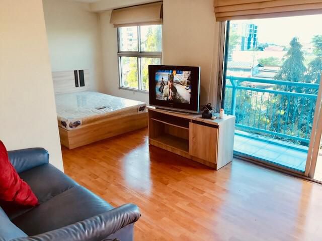 รหัสทรัพย์ B2293 ให้เช่า Parkview วิภาวดี 4 (ห้องใหญ่ ระเบียงกว้าง)