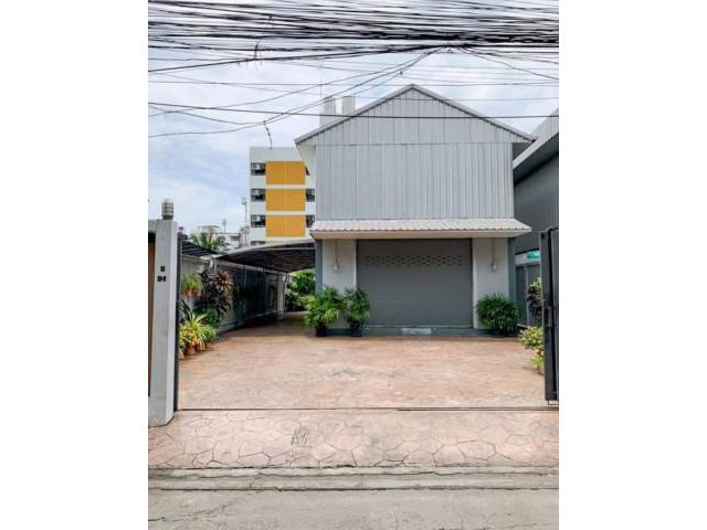 JSH041106 ขายบ้าน 3ชั้น พร้อมโกดังเก็บของ ศรีนครินทร์