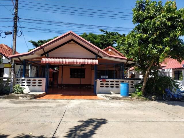 ขายบ้านหมู่บ้านทองสถิตย์ด่วน ตรงข้าม มศว.องครักษ์