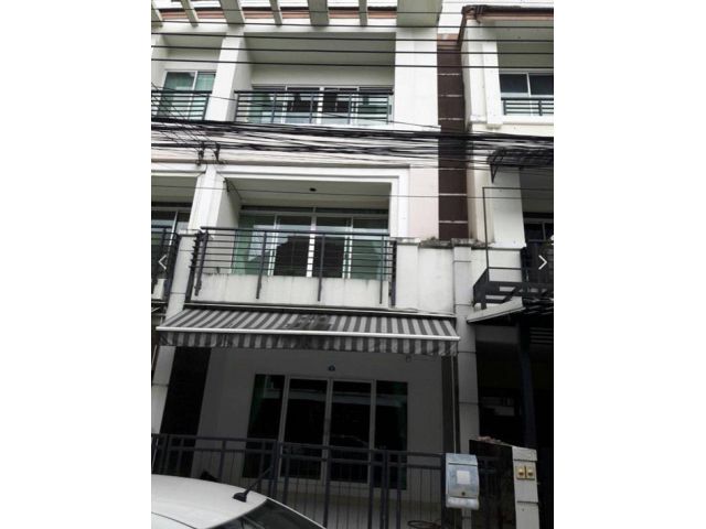 ขายทาวน์โฮม  หมู่บ้านติดถนนลาดพร้าววังหิน ลาดพร้าว