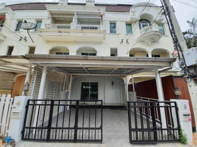 รหัสทรัพย์ B2319 ให้เช่า โฮมออฟฟิศ ทาวน์โฮม 3 ชั้น หมู่บ้านเดอะ เมทโทร สาทร ใกล้ BTS วุฒากาศ