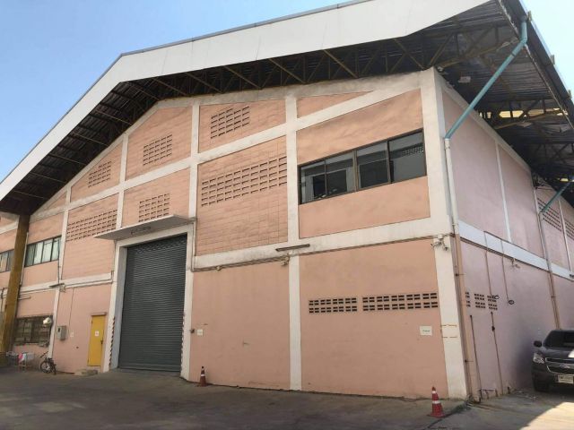 B077 ให้เช่าโกดังโรงงาน 2000 ตรม. ติดถนน พุทธมณฑลสาย4 ขอ รง.4 ได้ ค่าเช่าถูก