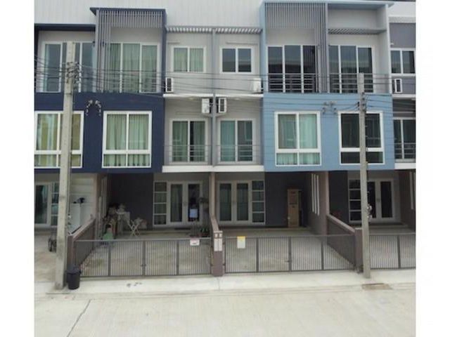 ให้เช่าทาวน์โฮม 3 ชั้น หมู่บ้านกรีนีช รามอินทรา