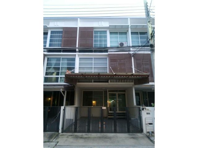 PP684 ให้เช่าทาวน์โฮม 3 ชั้น พระราม 2
