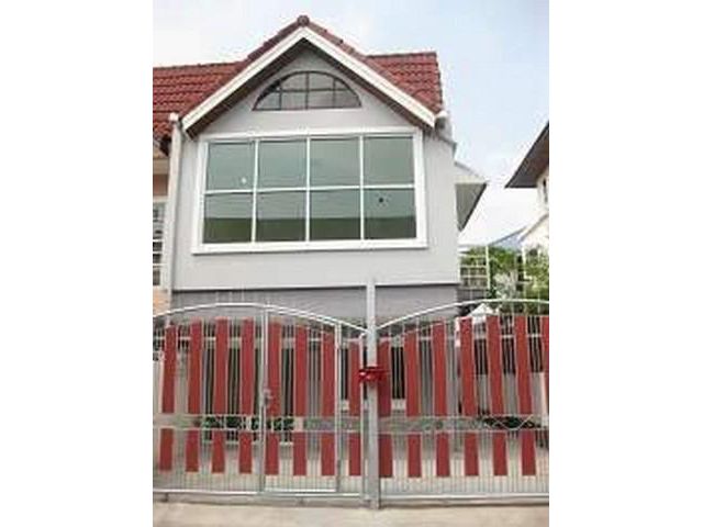 ทาวน์เฮ้า2 ชั้น หมู่บ้านระเบียงทอง4 นาคนิวาส 44