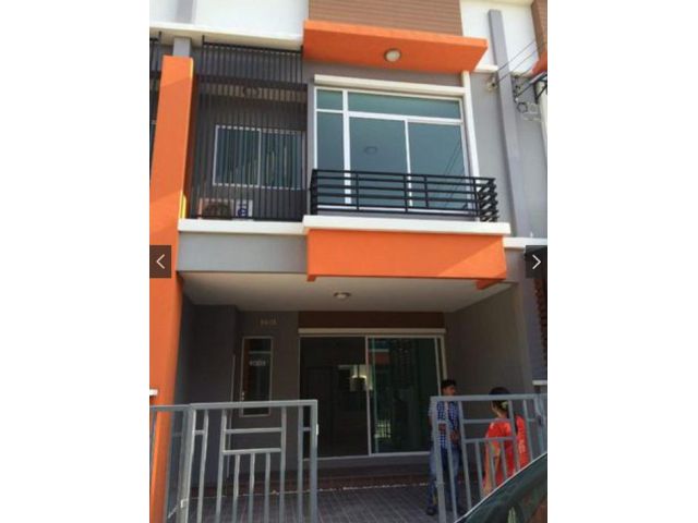 ทาวน์โฮม 2 ชั้นหมู่บ้าน ชอุ่มนิวัฒน์ เฉลิมพระเกียรติ ร. 9 ประเวศ