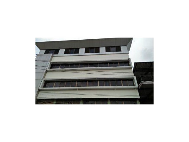 Sale Land with old Building 4 storey closed road in the soi near Suan Luang Rama9  in the villaged at Prawet