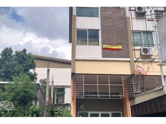 อาคารพาณิชย์ 3 ชั้น แขวงท่าแร้ง เขตบางเขน กรุงเทพ