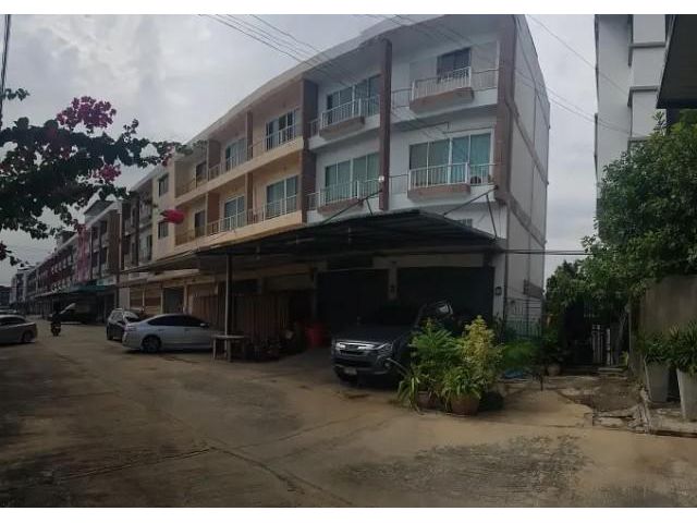 รหัสทรัพย์ 4908 ให้เช่า ตึกแถว 3.5 ชั้น 2คูหา ถนนสะแกงาม