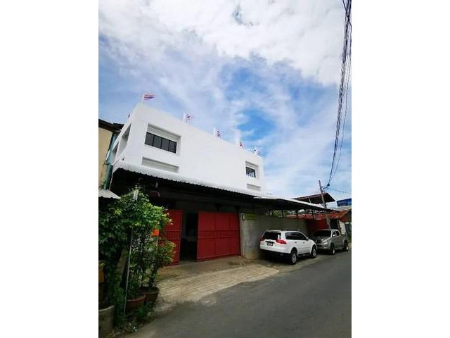 ให้เช่าอาคาร 3ชั้นครึ่ง ถนนรามอินทรา เหมาะทำออฟฟิศ