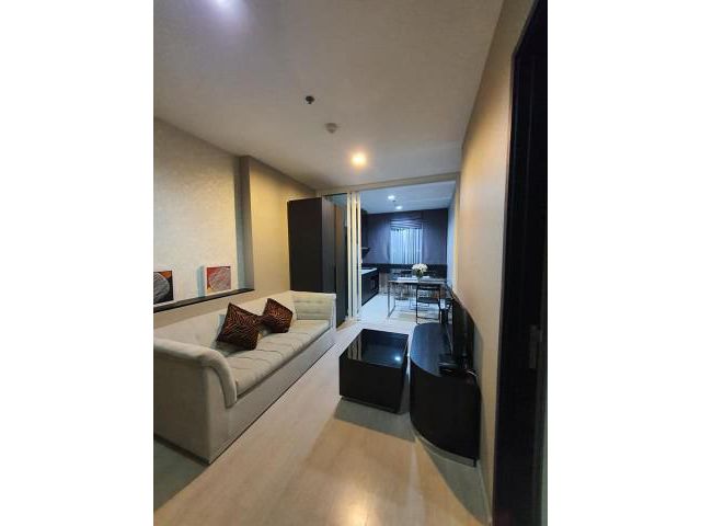 รหัสทรัพย์ B2389 ให้เช่า Rhythm สุขุมวิท 44/1  (ห้องสวย เฟอร์ครบ)