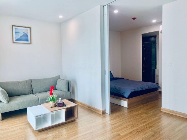 C057KMให้เช่านิมมานาคอนโดห้องใหญ่ 082-3899314 (บู)