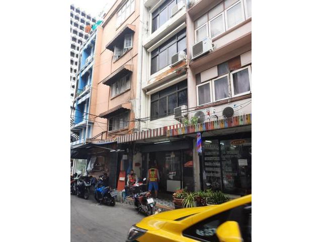 For Rent อาคารพาณิชย์ 1 คูหา ใกล้ประตูน้ำ และARLราชปรารภ