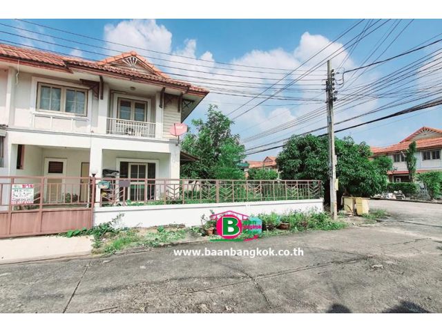 ทาวน์เฮาส์ 2 ชั้น หลังมุม โครงการ พฤกษา 10 เนื้อที่ 39.8 ตรว. มี 3 ห้องนอน 2 ห้องน้ำ ถนนกาญจนาภิเษก อ.ไทรน้อย จ.นนทบุรี