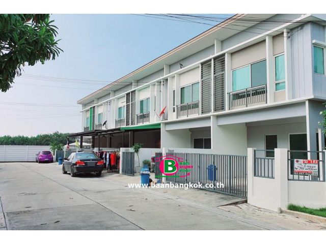 ทาวน์โฮม 2 ชั้น หลังมุม โครงการ เดอะ ริทโม ชัยพฤกษ์-วงแหวน เนื้อที่ 25.6 ตรว. ถนนกาญจนาภิเษก อ.ไทรน้อย จ.นนทบุรี