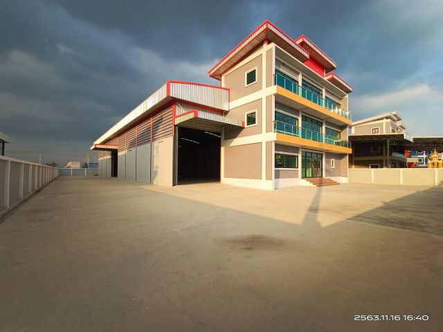 ขายที่ดิน 1.5 ไร่ พร้อมโรงงาน 1025 ตรม. สนง.3 ชั้น 1Unit ราคาถูก