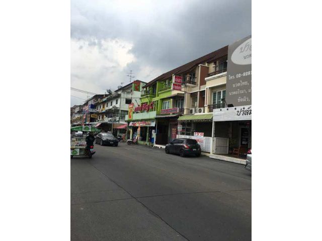 ทาวน์โฮม 3 ชั้น 22 ตรว. ม.เศรณีรายา2 สีกัน