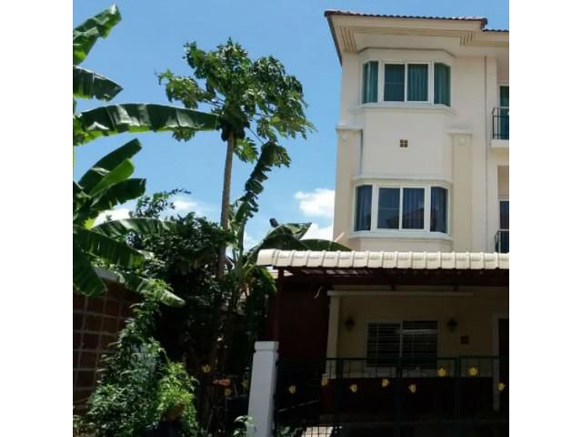 รหัสทรัพย์ 5075 ทาวน์โฮม 3 ชั้น ศุภาลัย วิลล์ เพรขเกษม 48