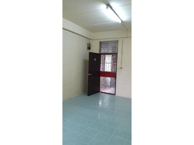 ห้องพักให้เช่า โครงการรังสิตซิตี้ (แฟลตปลาทอง)