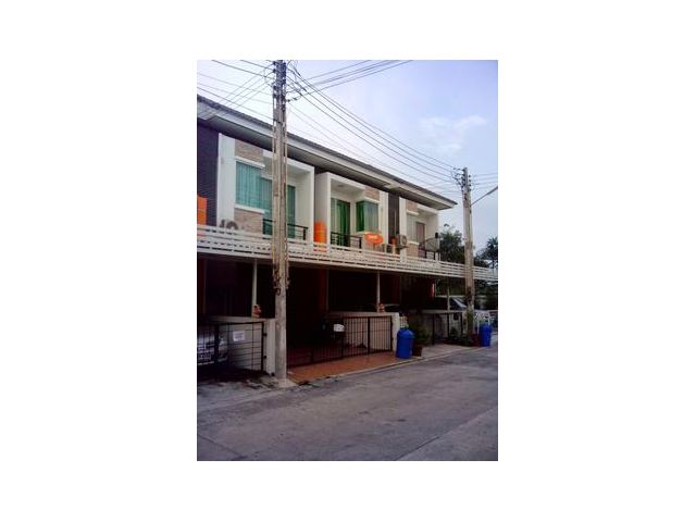 ขาย ทาวน์เฮาส์ 2 ชั้น หมู่บ้านประภัสสรกรีนปาร์ค ถนนสุขประยูร พานทอง ชลบุรี