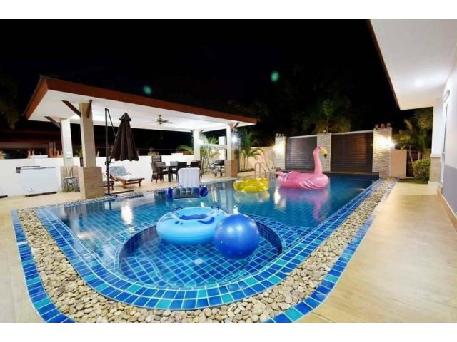 ขายถูก pool villa พัทยา บ้านเดี่ยว  พร้อมเฟอร์  โครงการดุสิตเลค 2  พัทยา ห้วยใหญ่ ชลบุรี