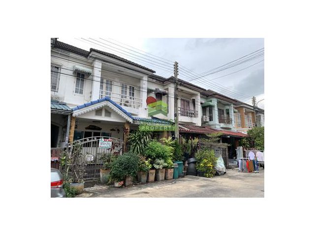 หมู่บ้าน ฟ้าคลองหลวง ขายด่วน ทาวน์เฮ้าส์ 2 ชั้น เนื้อที่ 18 ตร.ว แต่งสวย พร้อมเฟอร์ฯ พร้อมอยู่